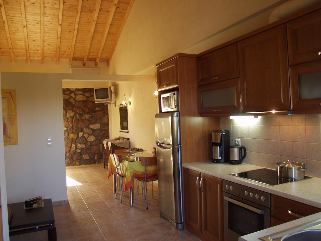 Michaela Beach Houses Mythimna Room photo